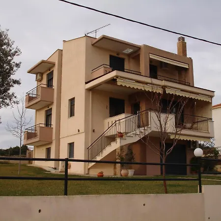 Vacation Family House With Garden Holiday home Nea Fokea