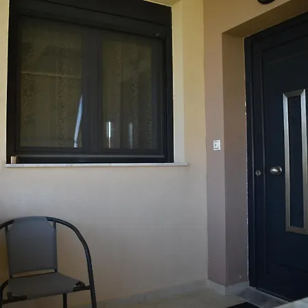 Vacation Family House With Garden
