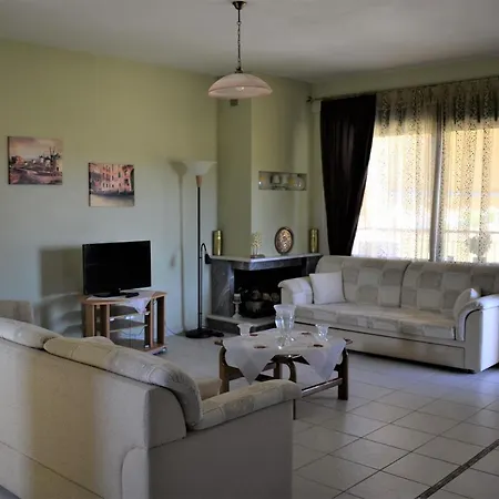 Vacation Family House With Garden * Néa Fókaia